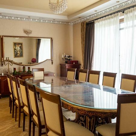 Diplomat Club Hotel Chisinau Eksteriør bilde