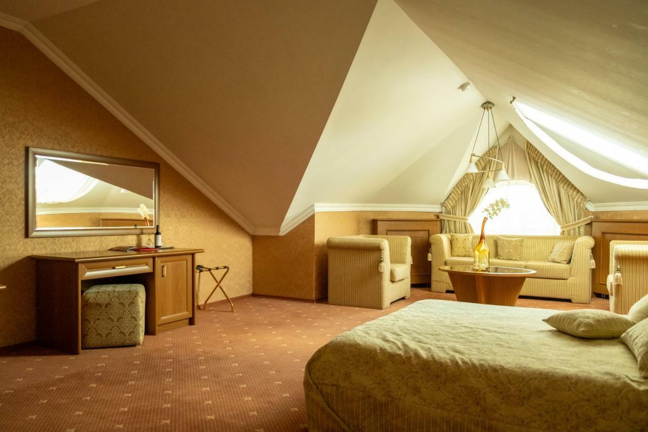 Diplomat Club Hotel Chisinau Eksteriør bilde
