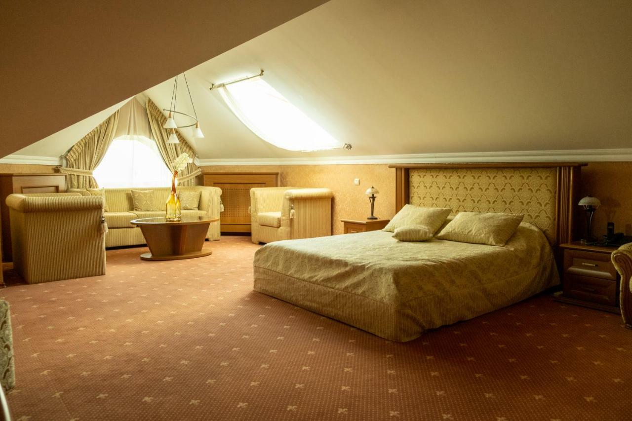 Diplomat Club Hotel Chisinau Eksteriør bilde