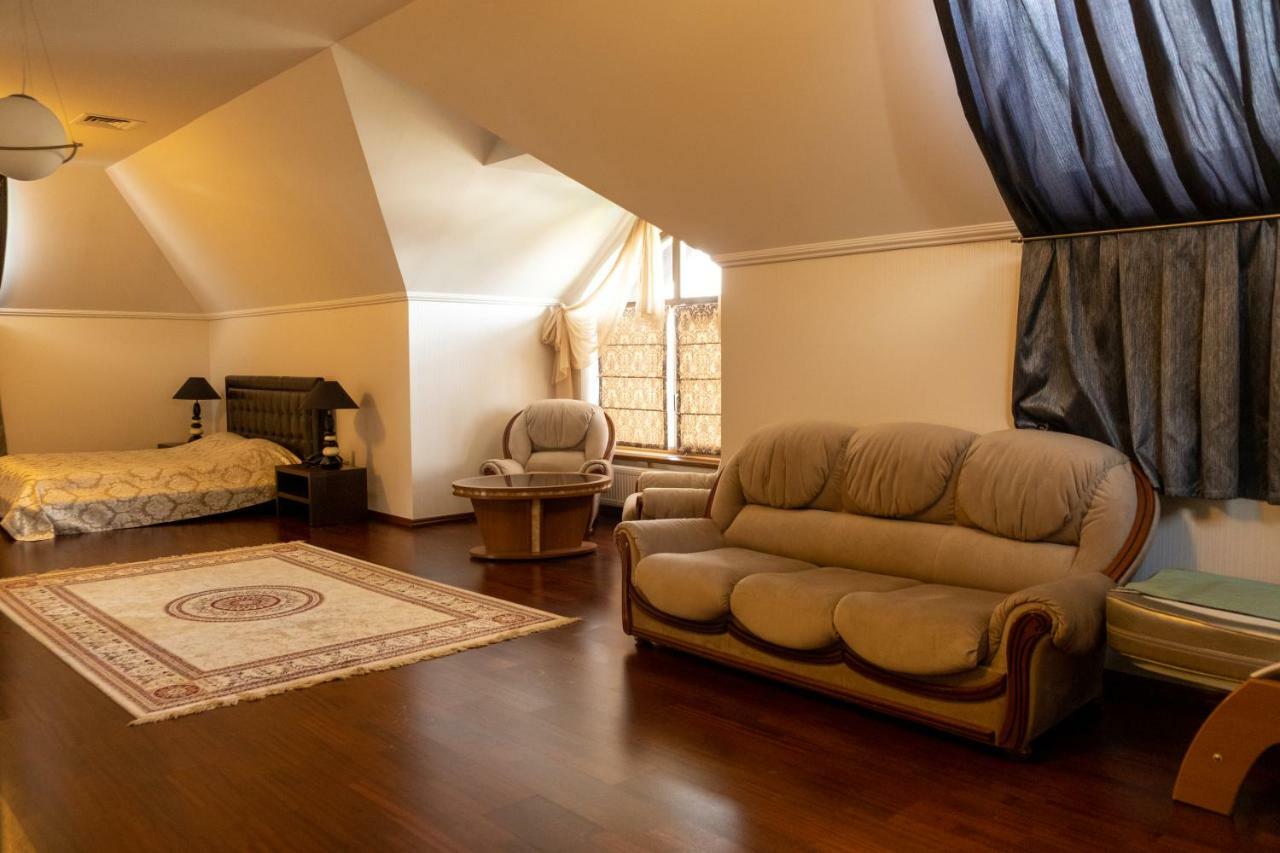 Diplomat Club Hotel Chisinau Eksteriør bilde
