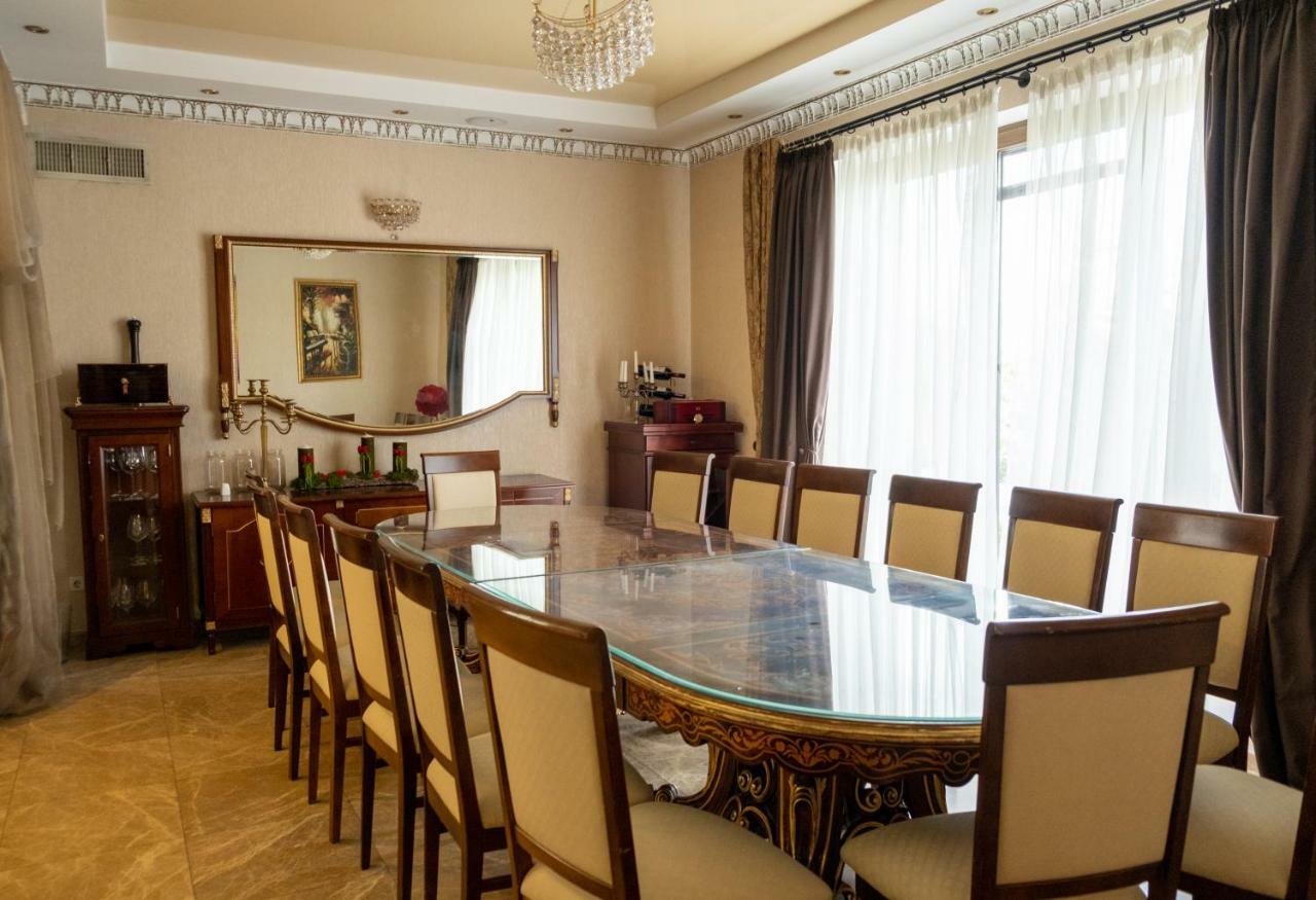 Diplomat Club Hotel Chisinau Eksteriør bilde