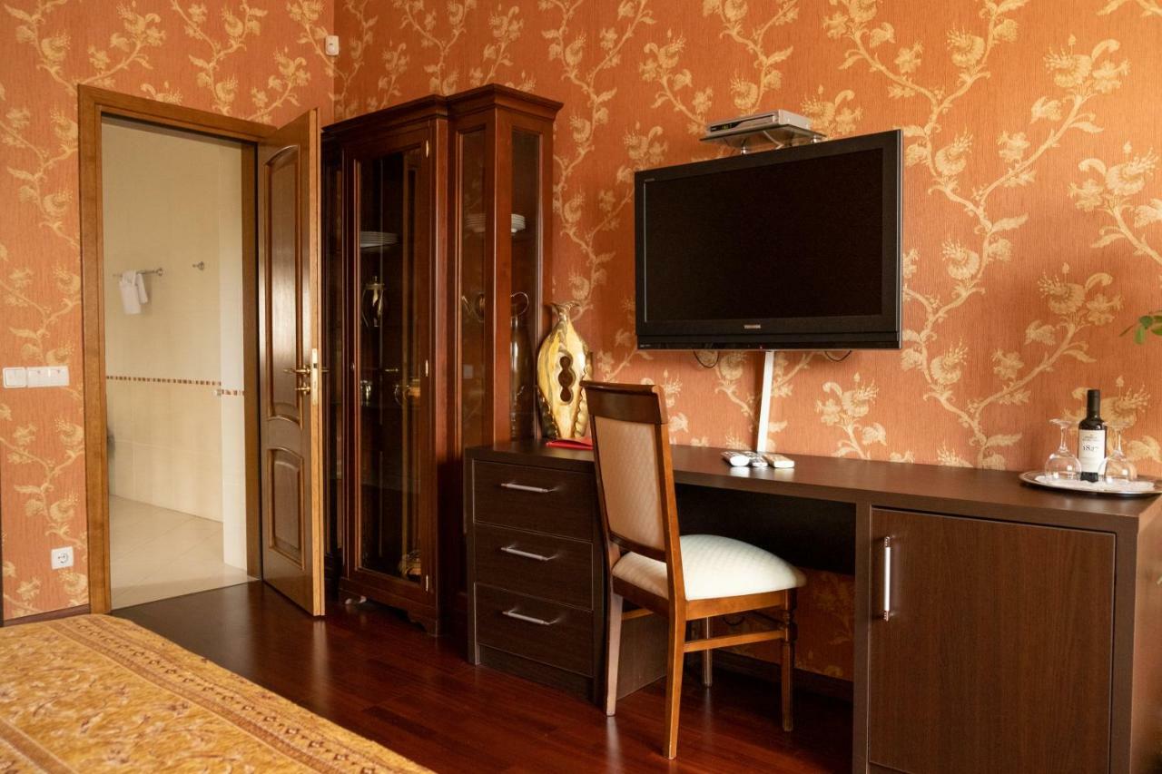 Diplomat Club Hotel Chisinau Eksteriør bilde