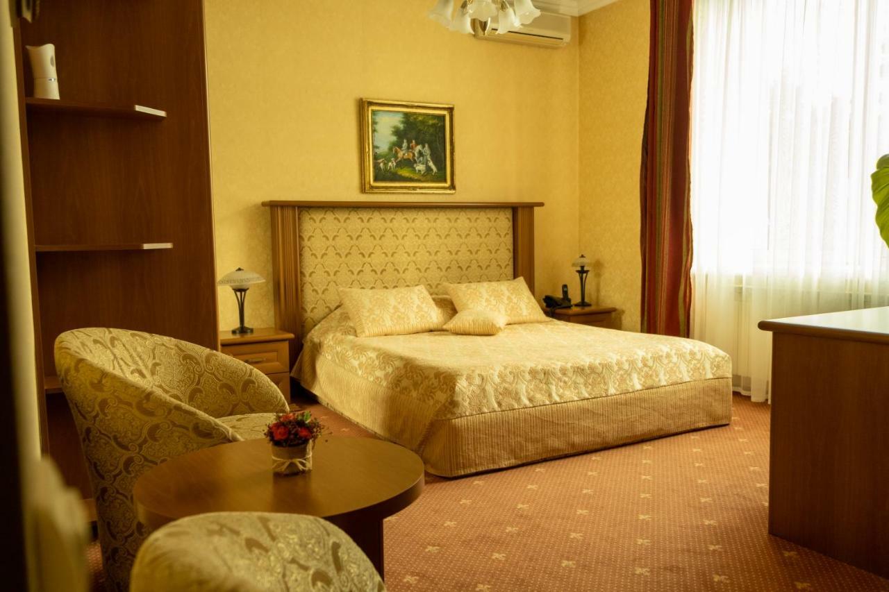Diplomat Club Hotel Chisinau Eksteriør bilde