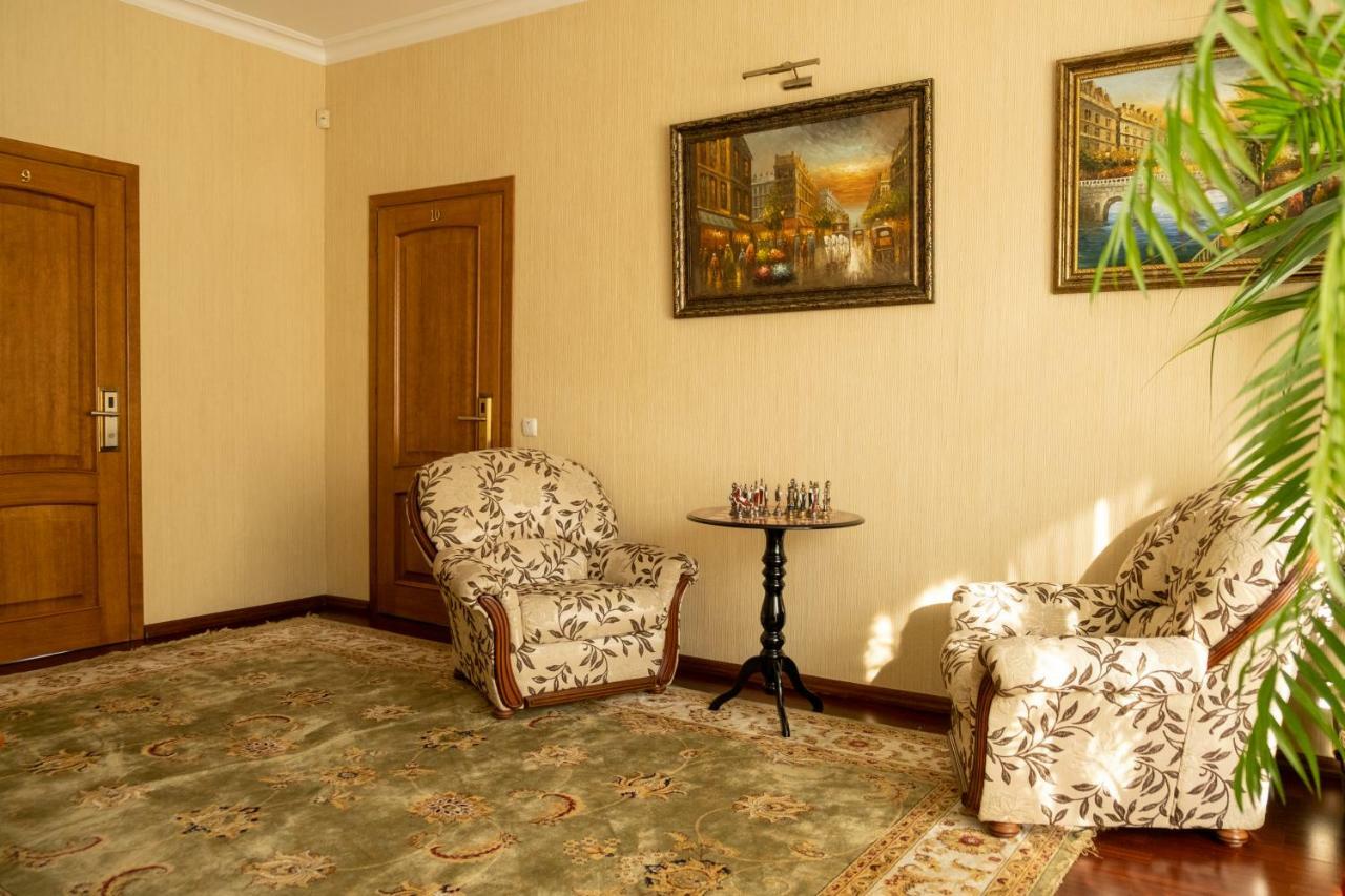Diplomat Club Hotel Chisinau Eksteriør bilde