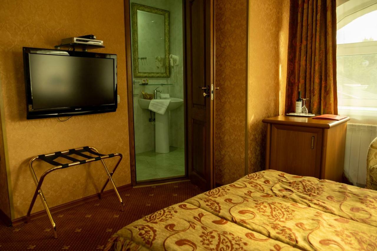 Diplomat Club Hotel Chisinau Eksteriør bilde