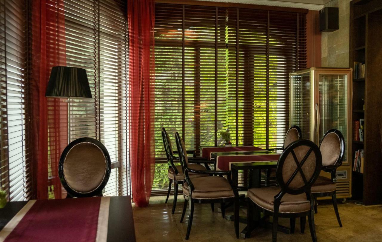 Diplomat Club Hotel Chisinau Eksteriør bilde