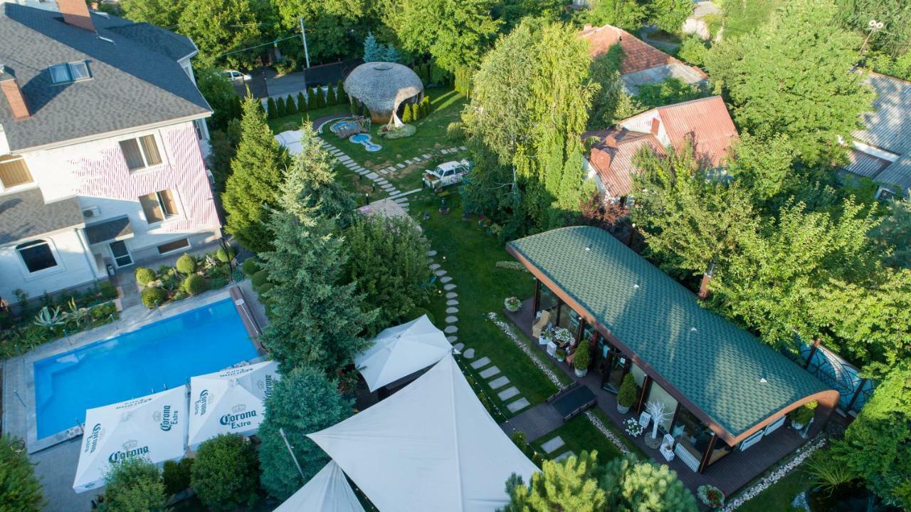 Diplomat Club Hotel Chisinau Eksteriør bilde