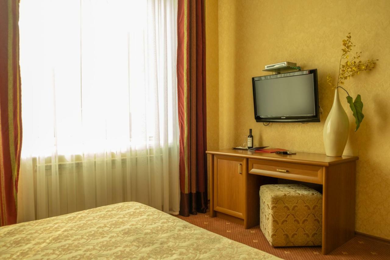 Diplomat Club Hotel Chisinau Eksteriør bilde